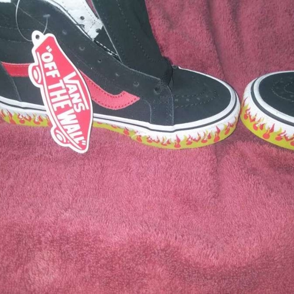 Vans - Picture 4 of 9